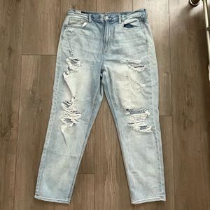 American Eagle Mom Jean